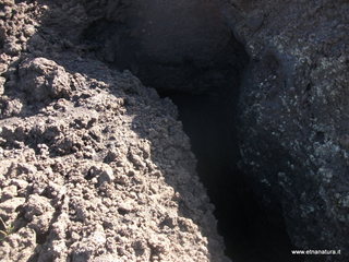 Grotta delle femmine di monte Nero